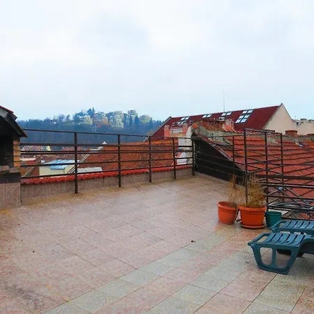 Barbeque Апартаменти Брашов